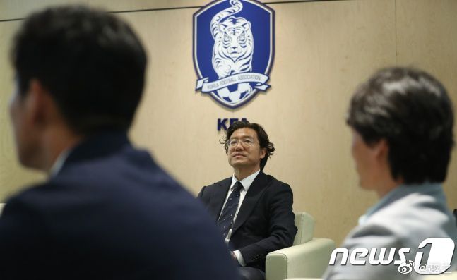 《每日电讯报》发文谈到“亿元先生”赖斯是如何很快适应阿森纳的，这很大程度上要归功于球员追求上进的热情和意愿。